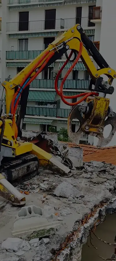MDB démolition CPAM Antibes 06 avec Brokk 90
